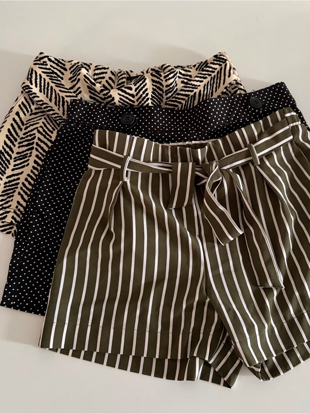 Set of 3 Tie-Waist Shorts - L